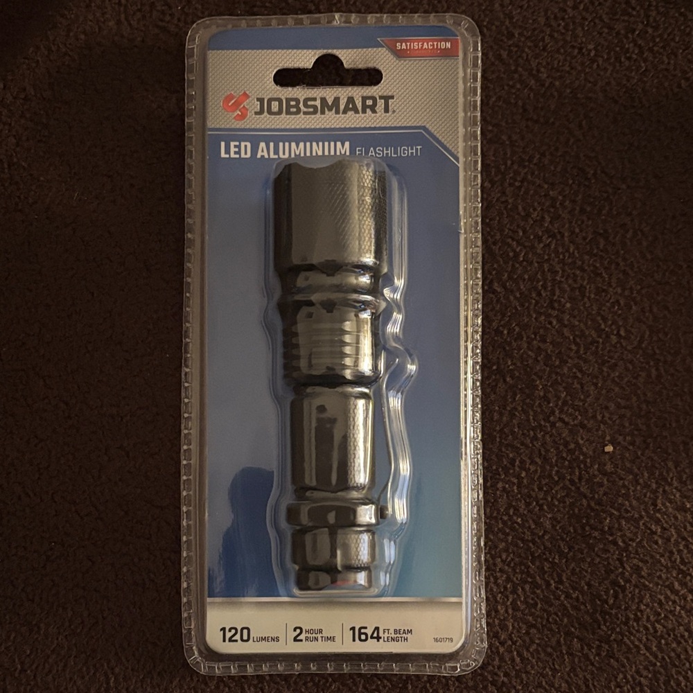 NWT JobSmart Black LED Aluminum Flashlight 120 lumens